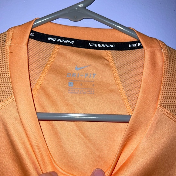 Nike running shirt - Picture 3 of 4